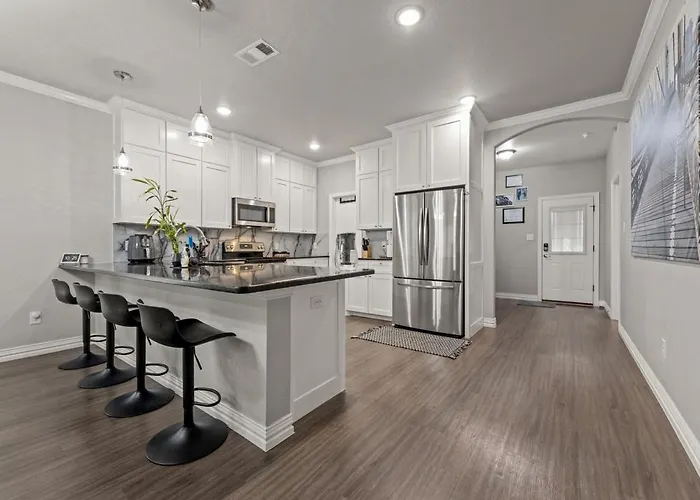 Casa De Solicitas, Near Stockyards, Sleeps 15! Vakantiehuis Fort Worth