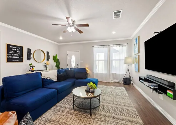 Vakantiehuis Casa De Solicitas, Near Stockyards, Sleeps 15! Fort Worth