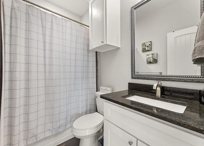 Casa De Solicitas, Near Stockyards, Sleeps 15! Vakantiehuis